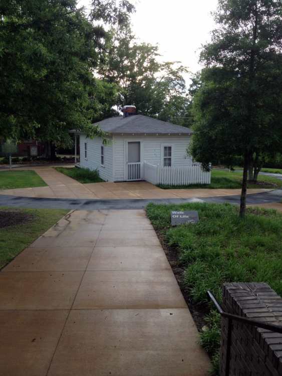 House Elvis Presley was born in.