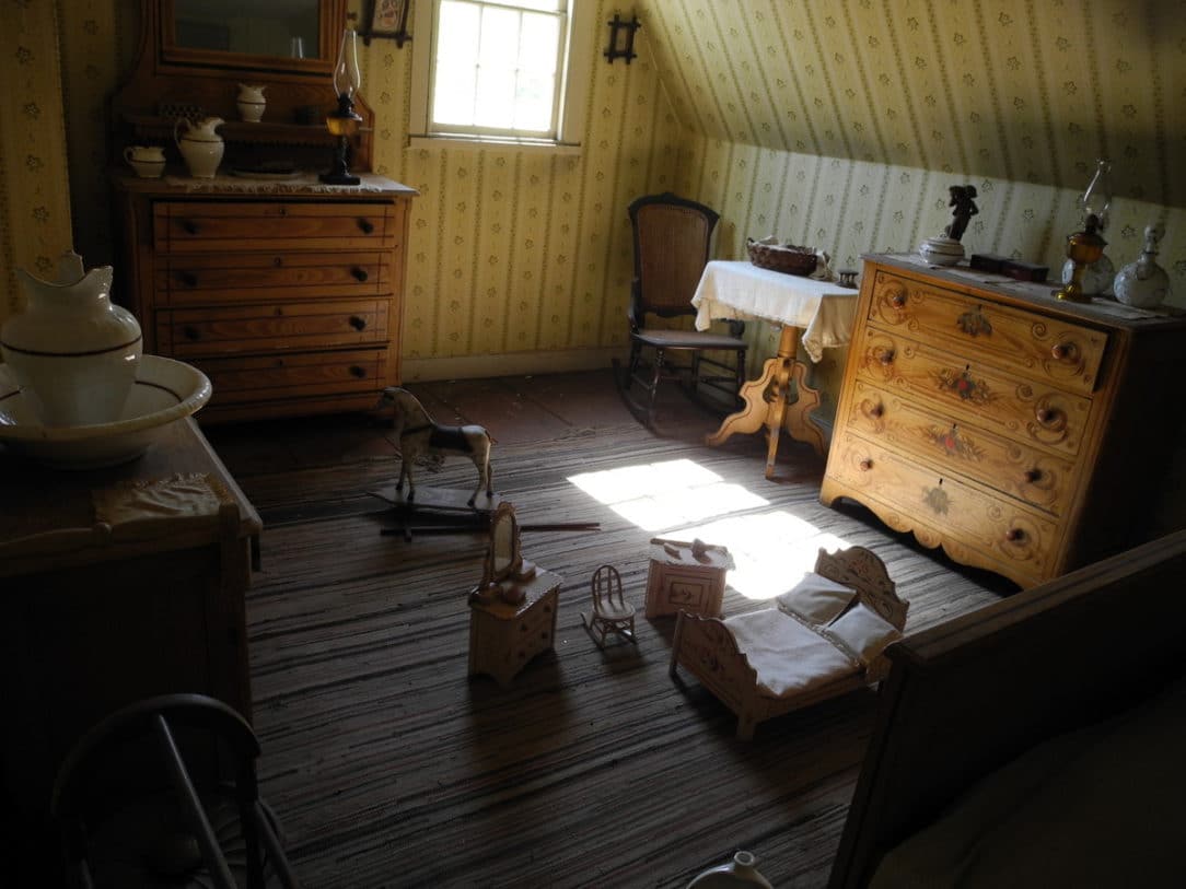 Guyon-Lake-Tysen House c. 1740 with kitchen addition in 1820s.