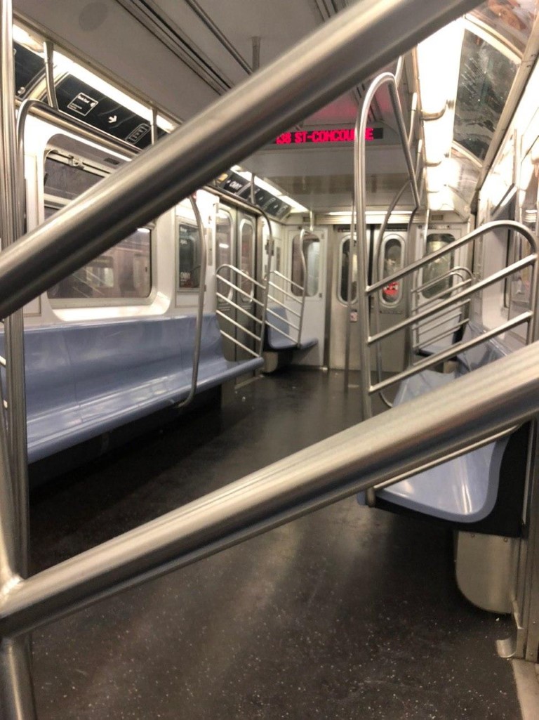 An empty 4 train today 3/21/2020
