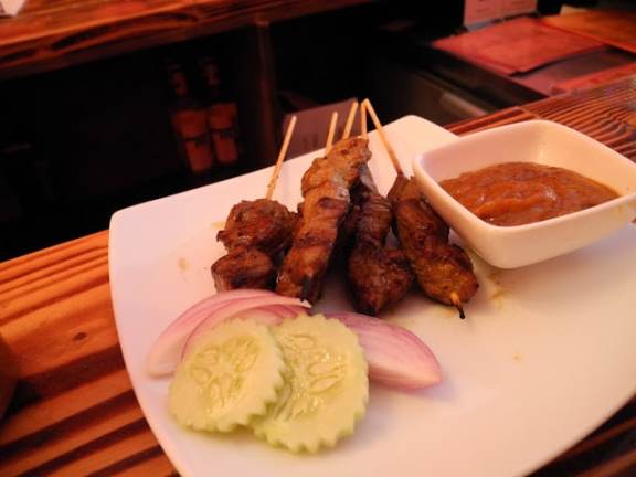 Satay and peanut sauce